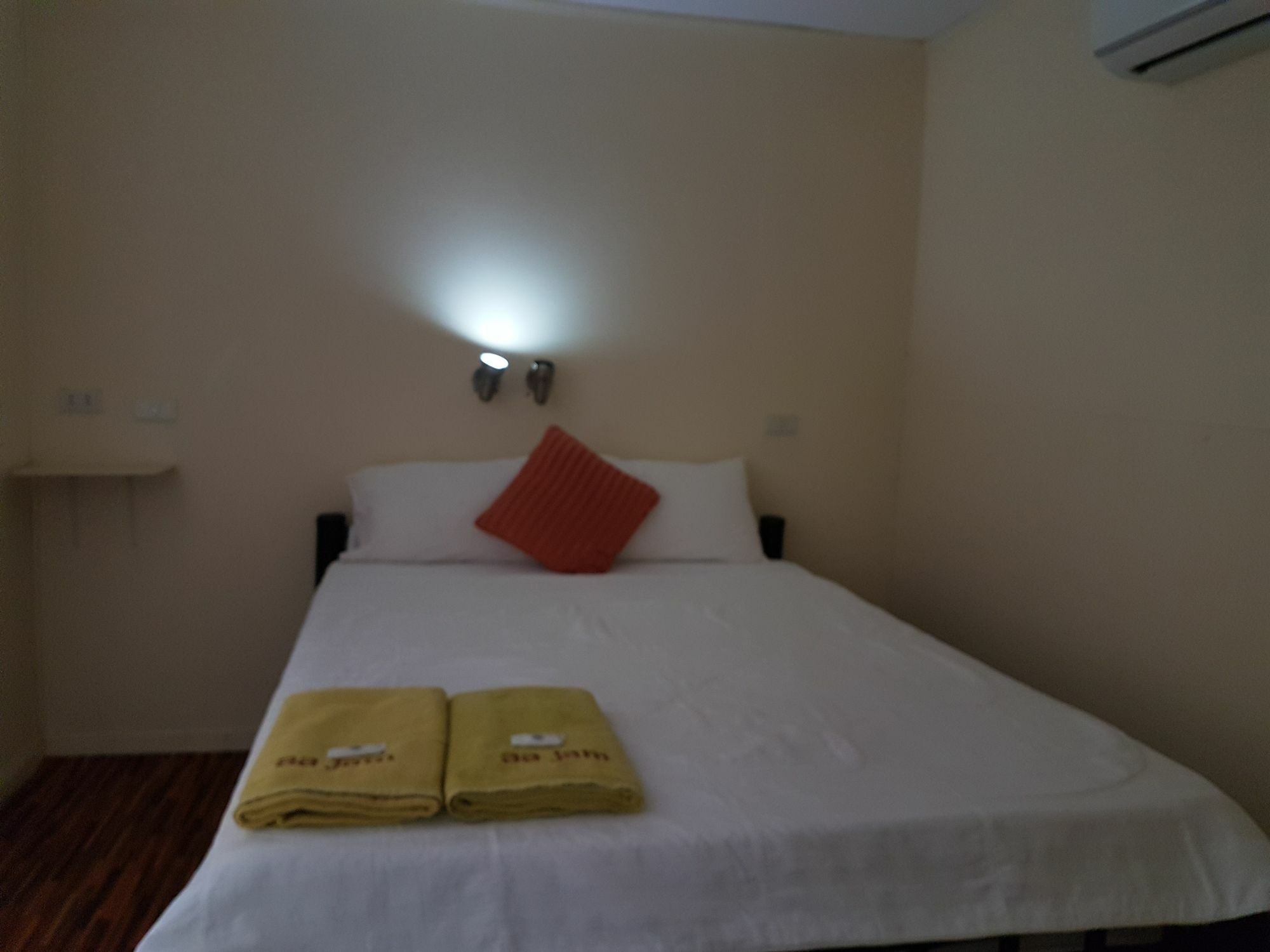 Aajam Riverfront Rooms Kanchanaburi Bagian luar foto